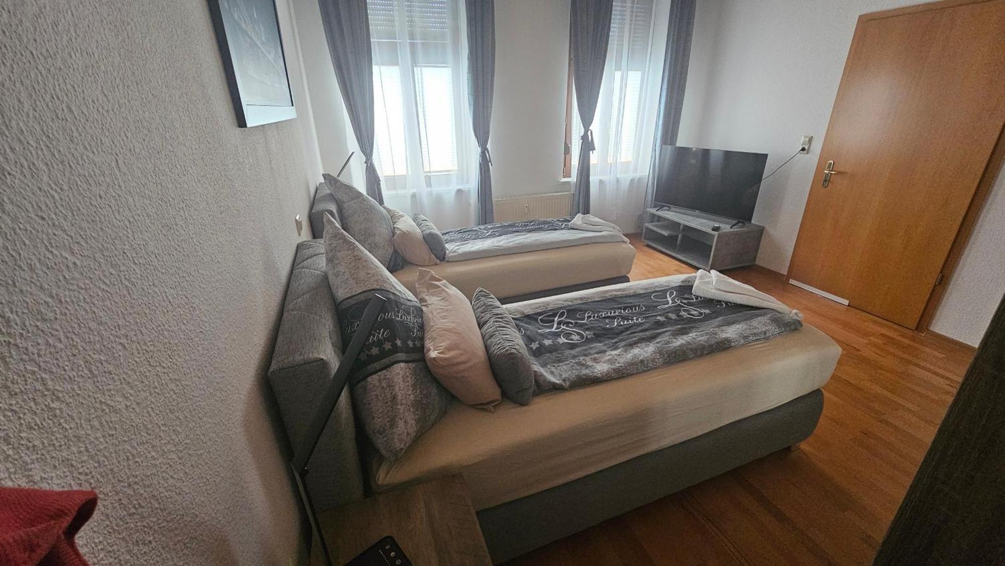 Suite Toni Бернбург Екстериор снимка